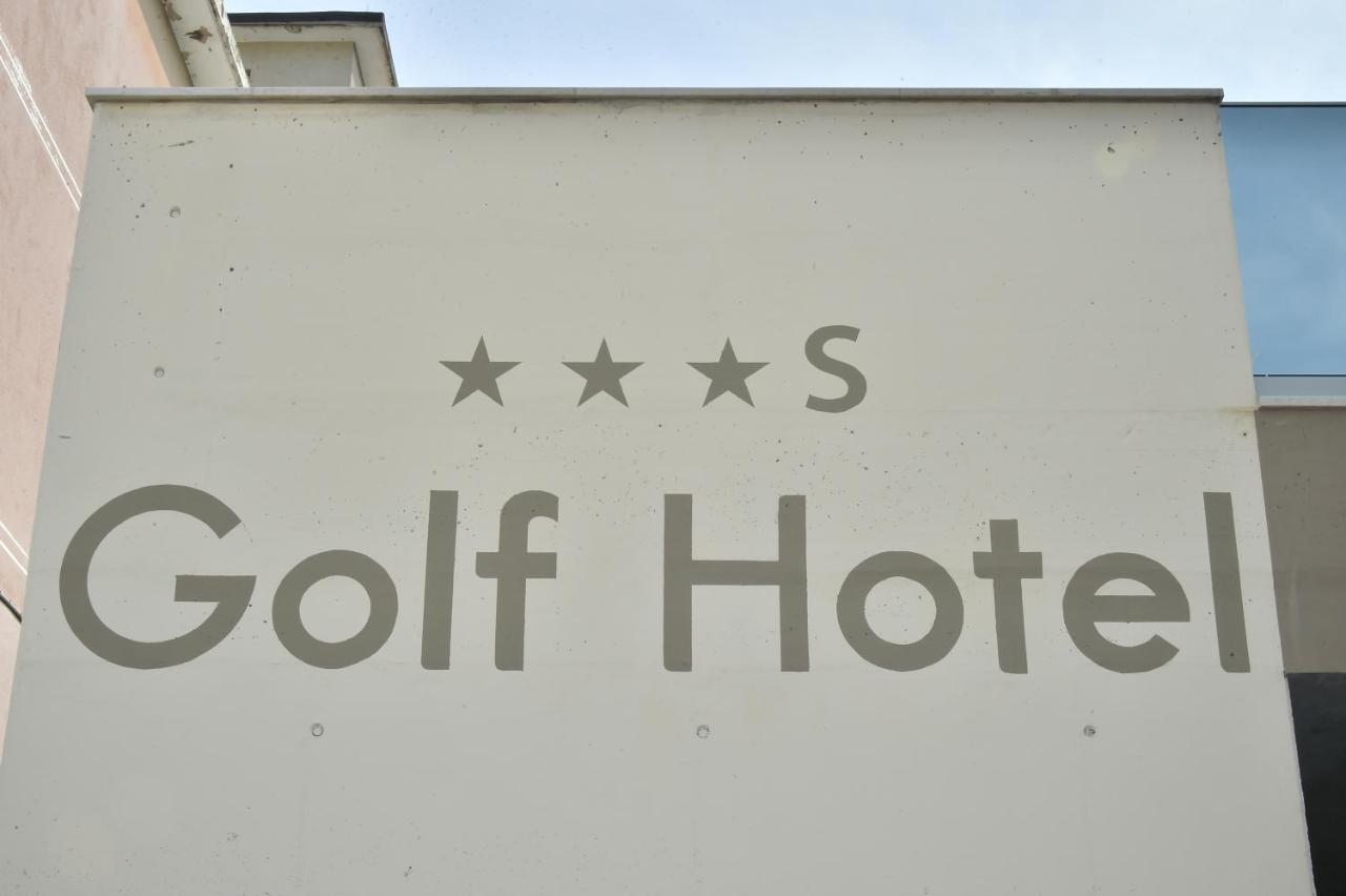 Golf ***s